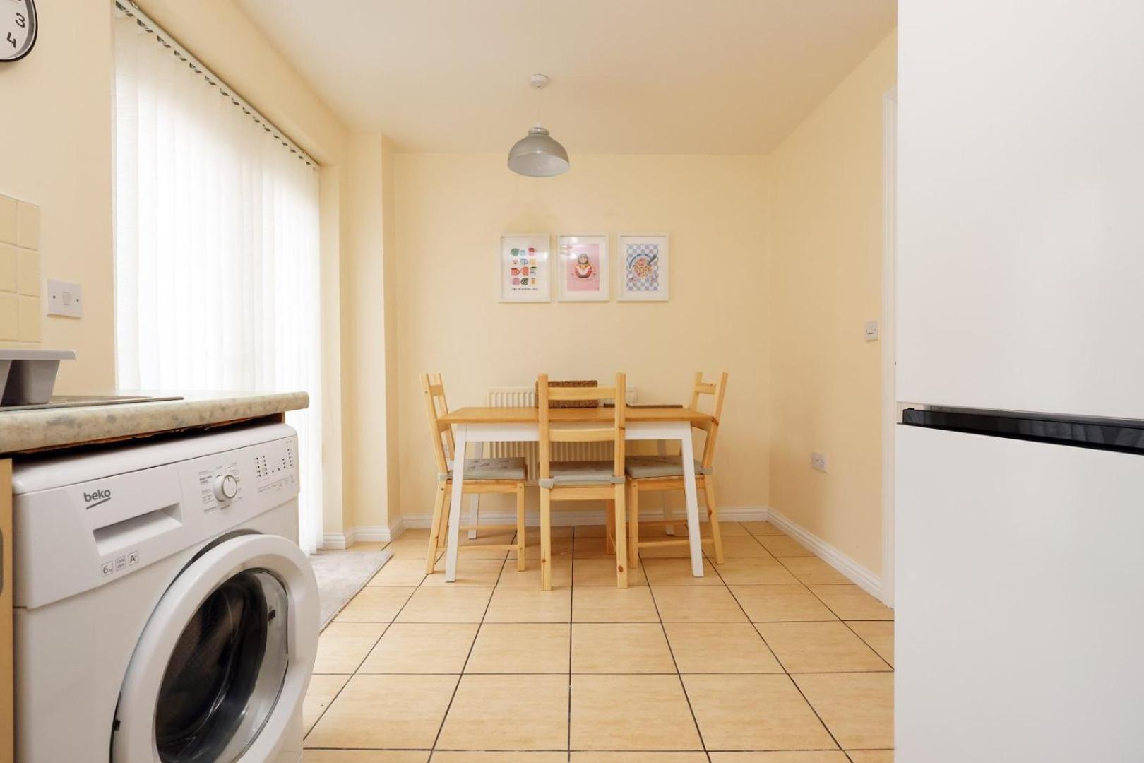 Apartmán Relaxing 2-Bed Coastal Escape In Port Talbot Exteriér fotografie