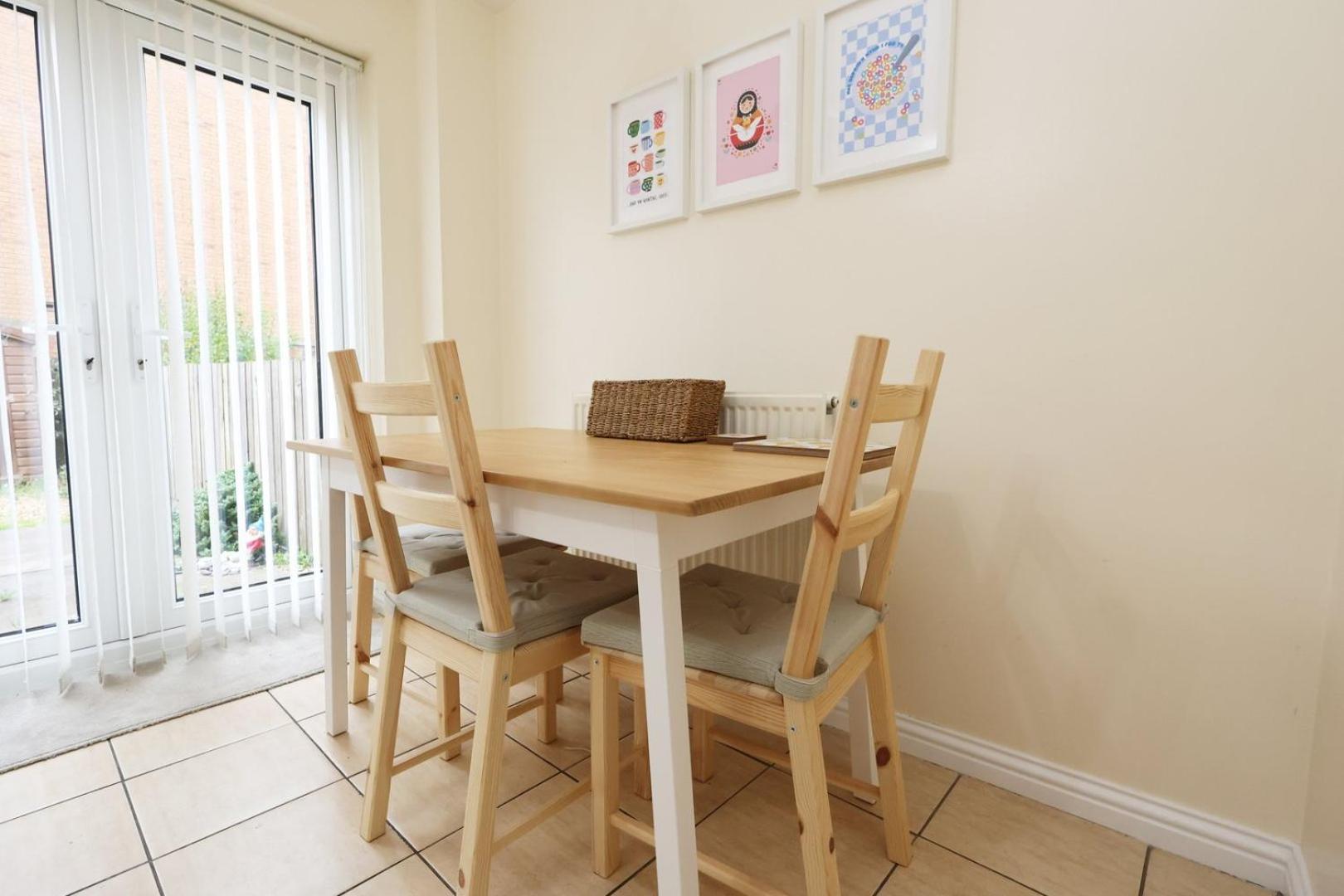 Apartmán Relaxing 2-Bed Coastal Escape In Port Talbot Exteriér fotografie